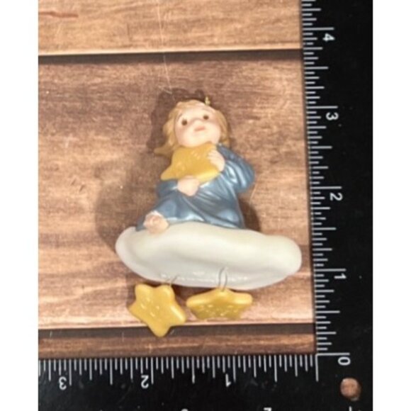 1995 HALLMARK ORNAMENT QX5979 THREE WISHES ANGEL SITTING ON A CLOUD W STARS - Picture 11 of 11